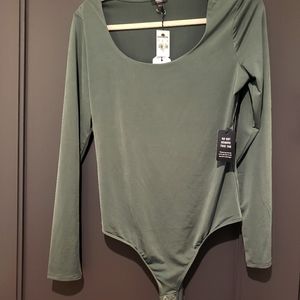 NWT Express body suit, Medium